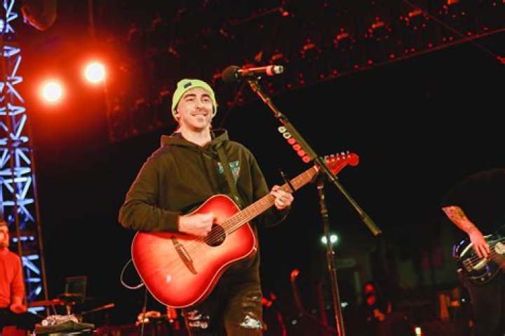 Alex Gaskarth- Wiki, Height, Net Worth, Girlfriend