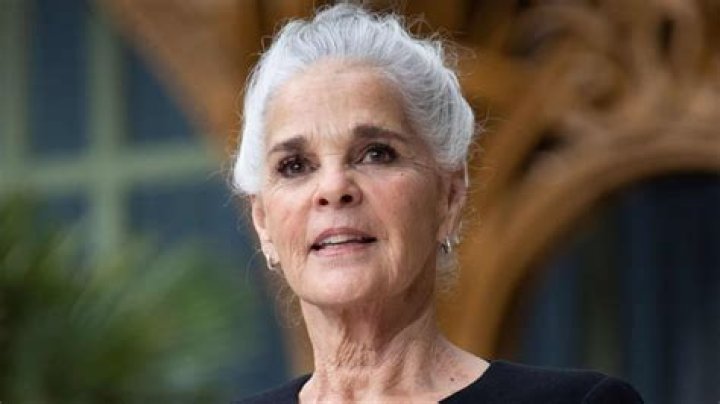 Ali MacGraw- Wiki, Height, Weight, Net Worth, Relationship