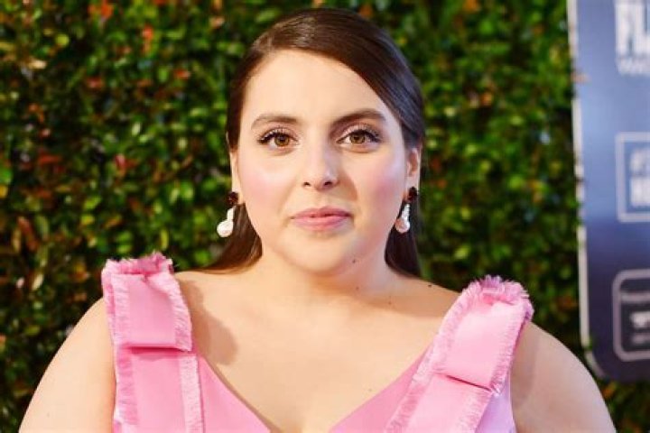 Beanie Feldstein 