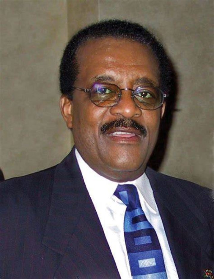 Johnnie Cochran biography
