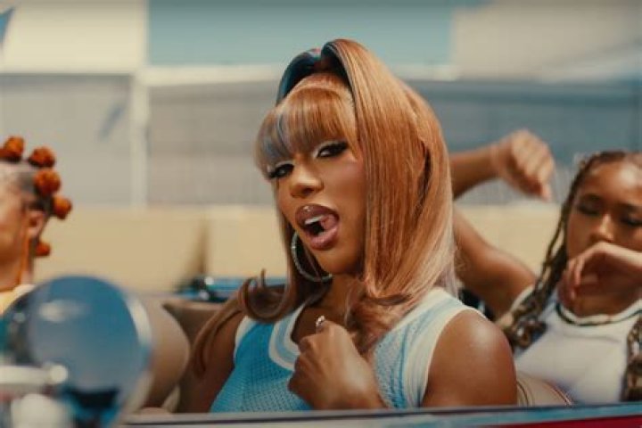 Mama Music Video