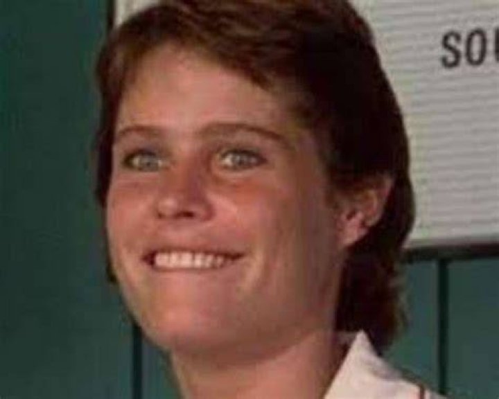 Sarah Holcomb Net Worth
