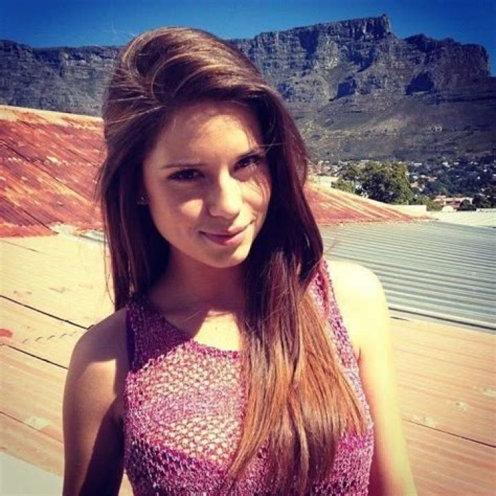 Simone De Kock on social media