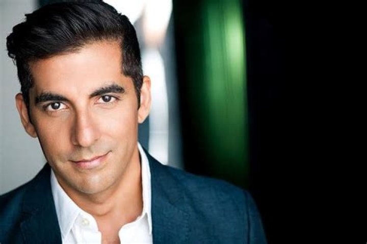 Sunil Malhotra Net Worth
