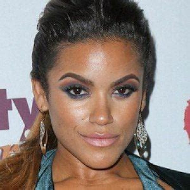Vivian Lamolli Net Worth