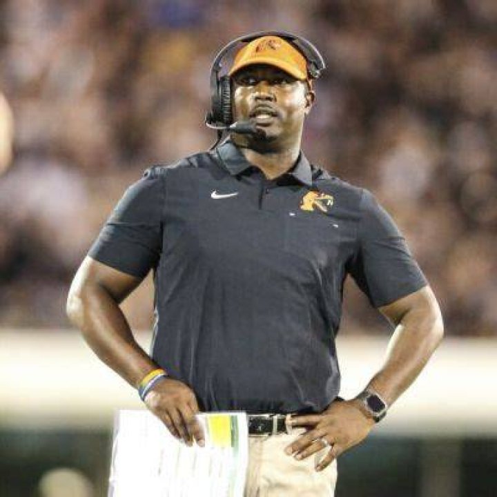 Willie Simmons Net Worth & Salary | How Much Does He Earn?